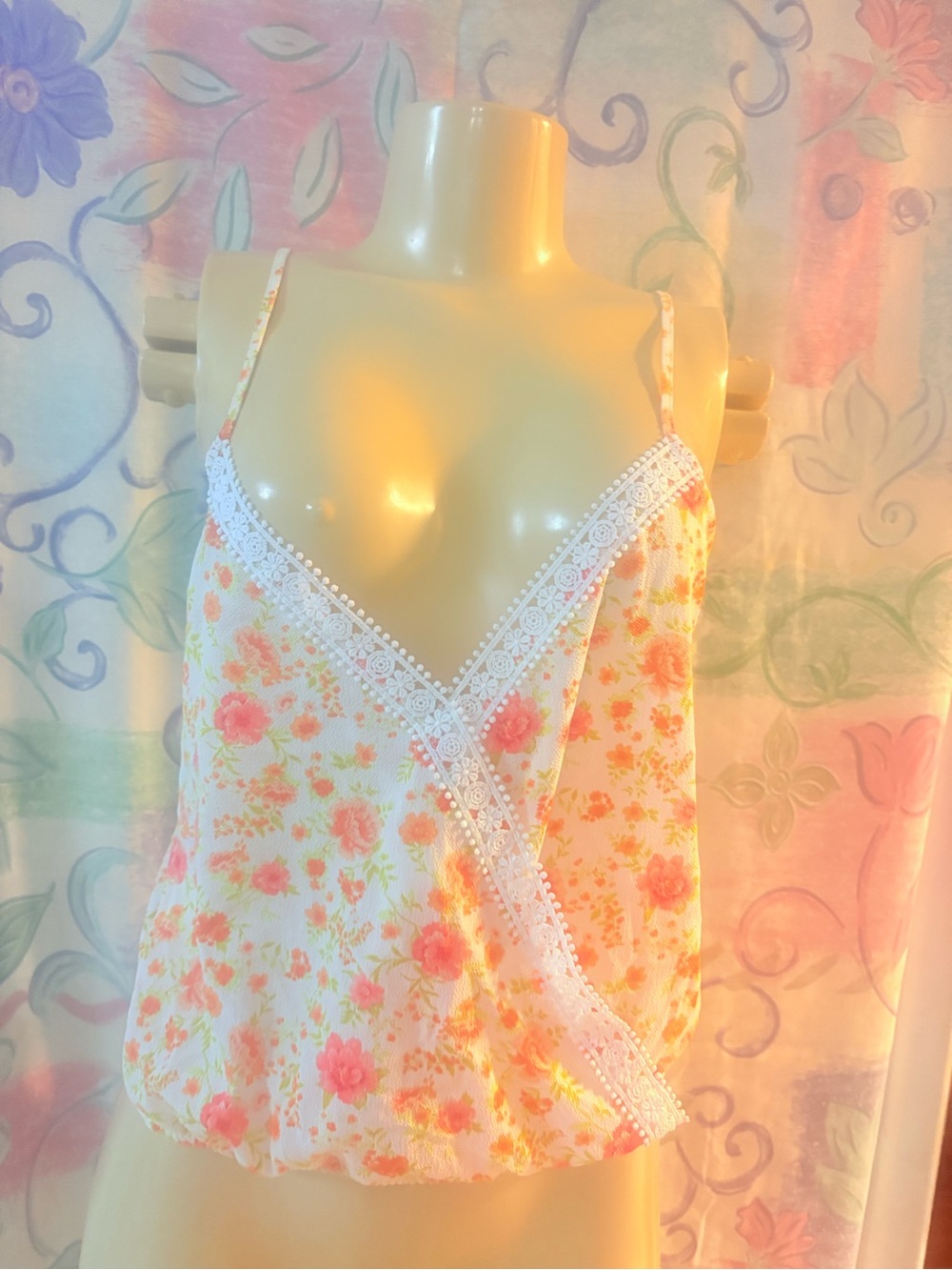 Floral Lace-Trim Camisole Top - White & Pink